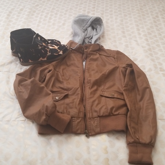 Rue21 Jackets & Blazers - BNWT brown faux leather jacket with gray hood.